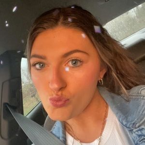 Meet your Posher, Savannah